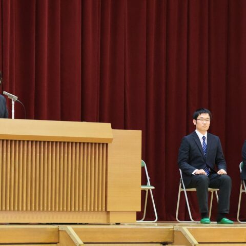 お世話になった先生方への退任式が行われました。