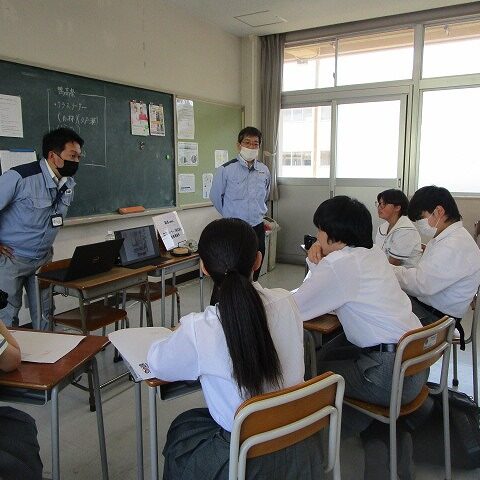 2年生 就職希望者に校内説明会を行いました！