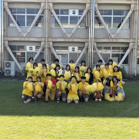 2年C組「あつまれ!yellowふれんず!」~鴨高祭で輝くステージ~